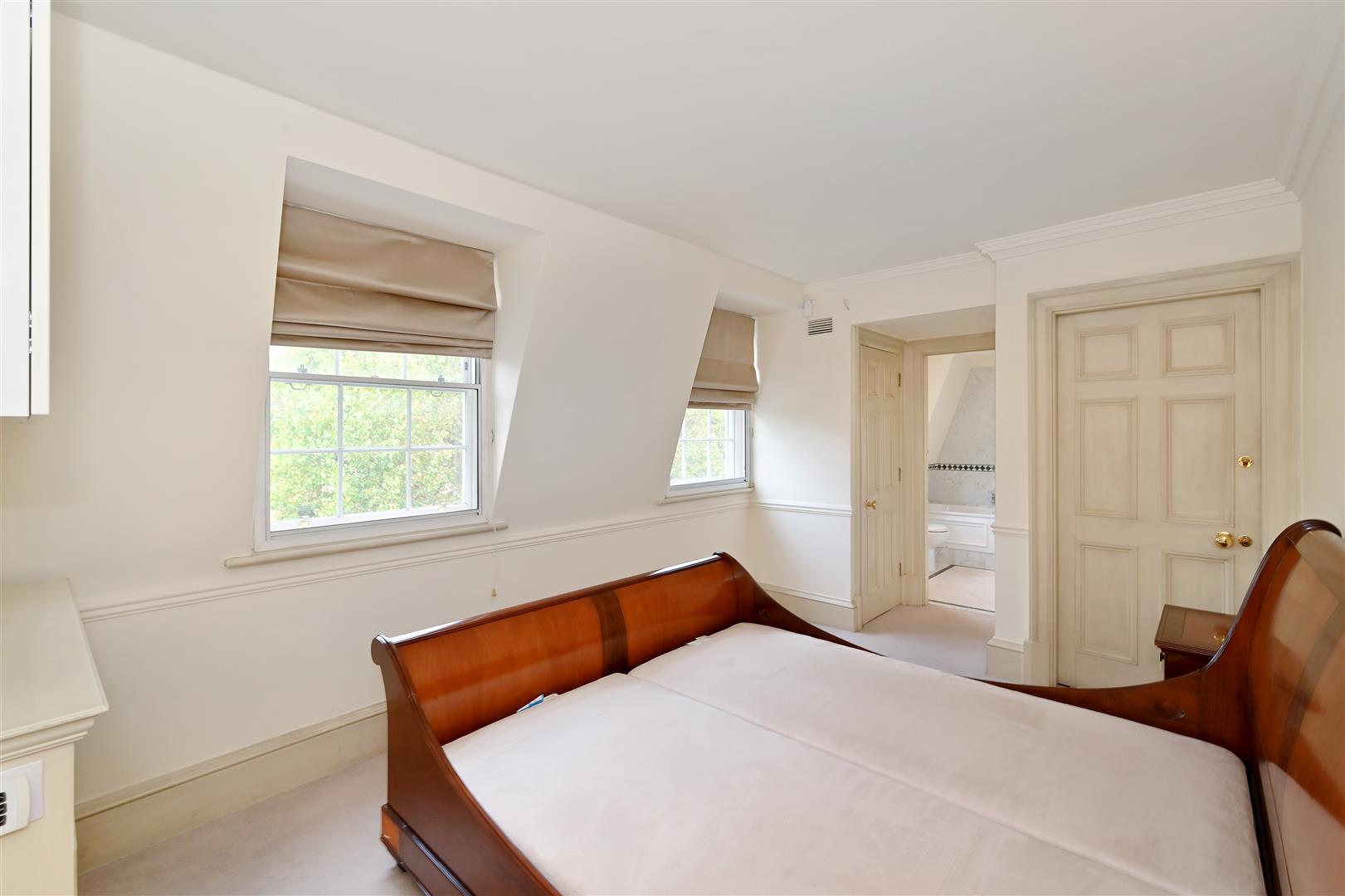 Large Lateral Flat – Eaton Square, Belgravia SW1W