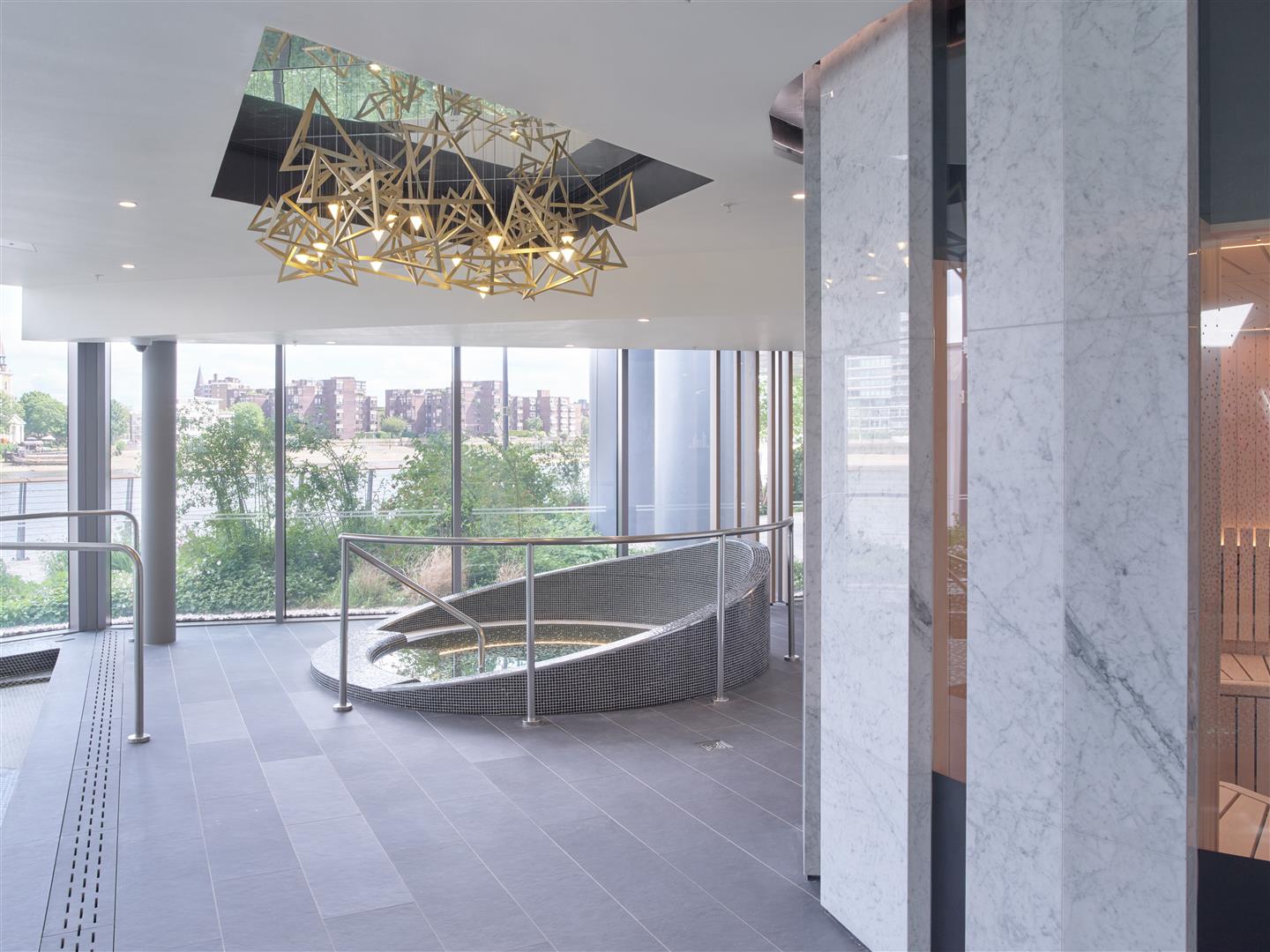 Luxury New Apartment At Tower West, Chelsea Waterfront SW10