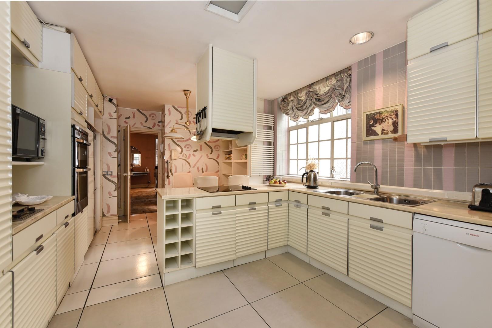 Bryanston Court I, George Street, Marylebone, London W1