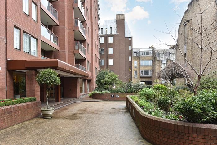 South Lodge, Knightsbridge, London SW7