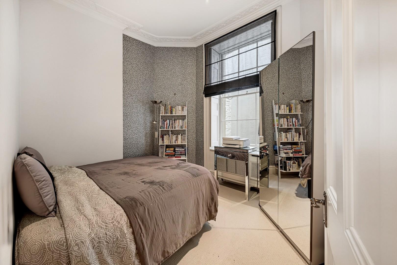 Amazing Raised Ground Floor – Montagu Square, Marylebone W1H