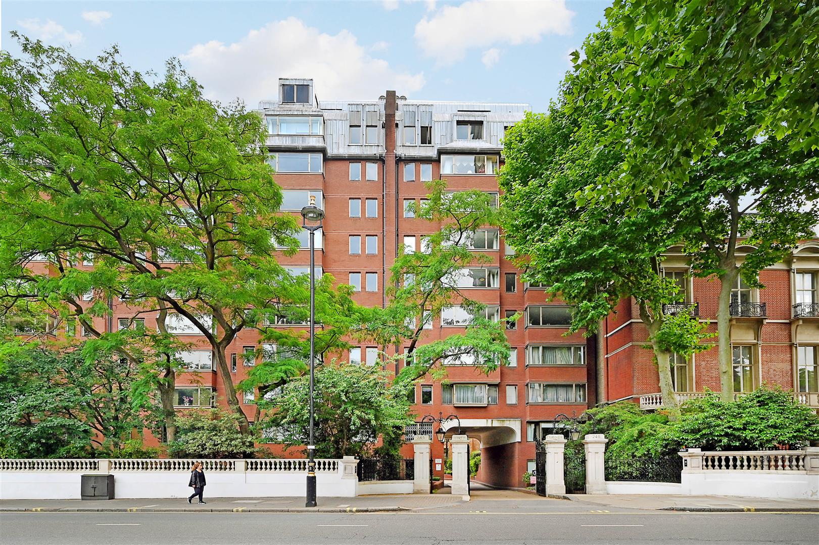 South Lodge, Knightsbridge, London SW7