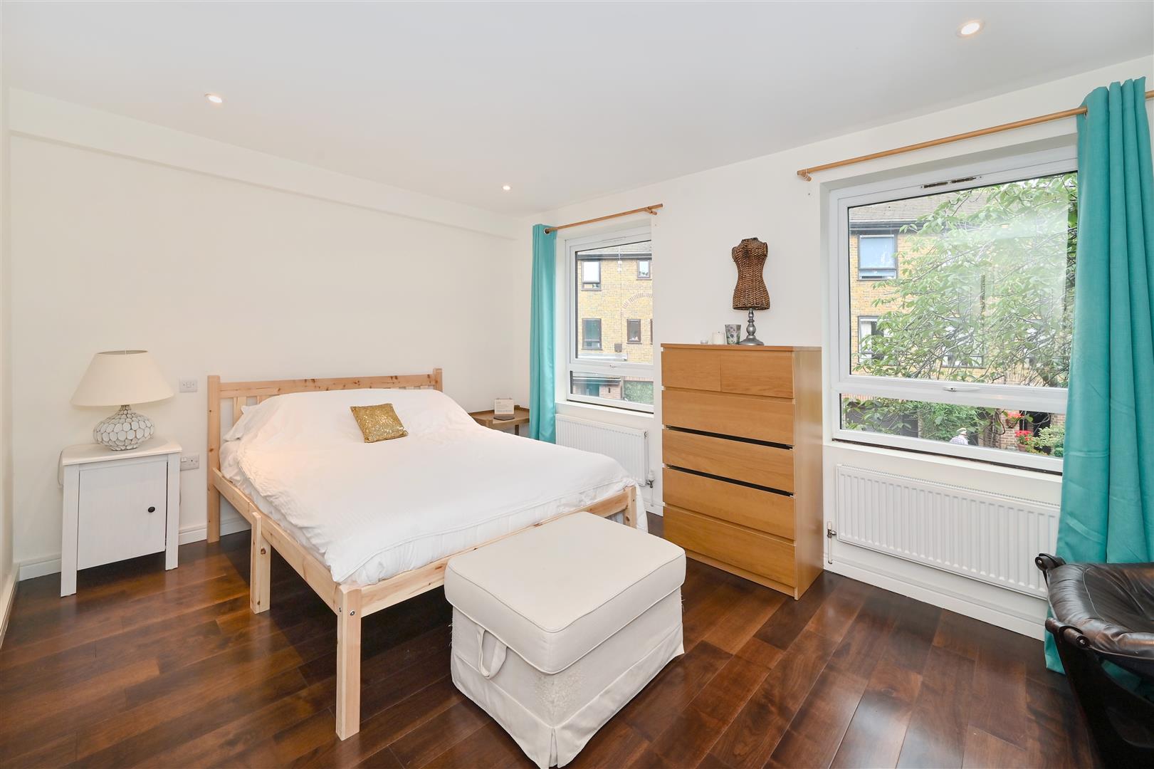 Abinger Mews, Maida Vale, London W9