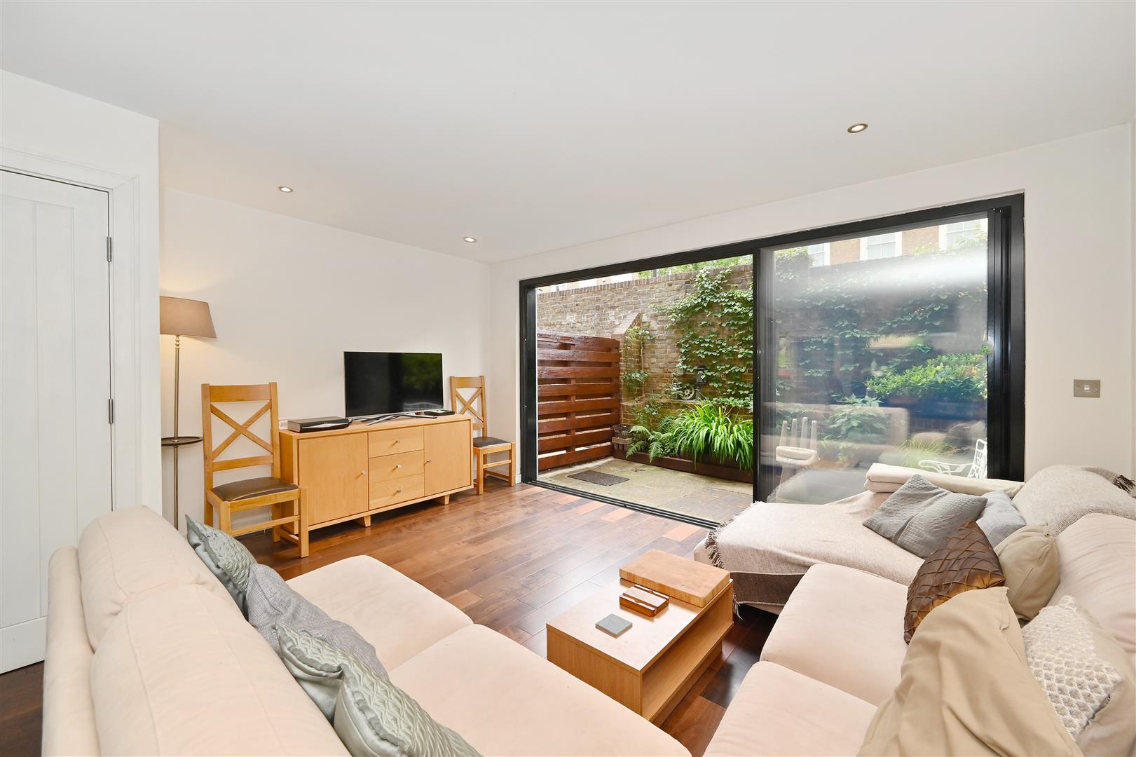 Abinger Mews, Maida Vale, London W9