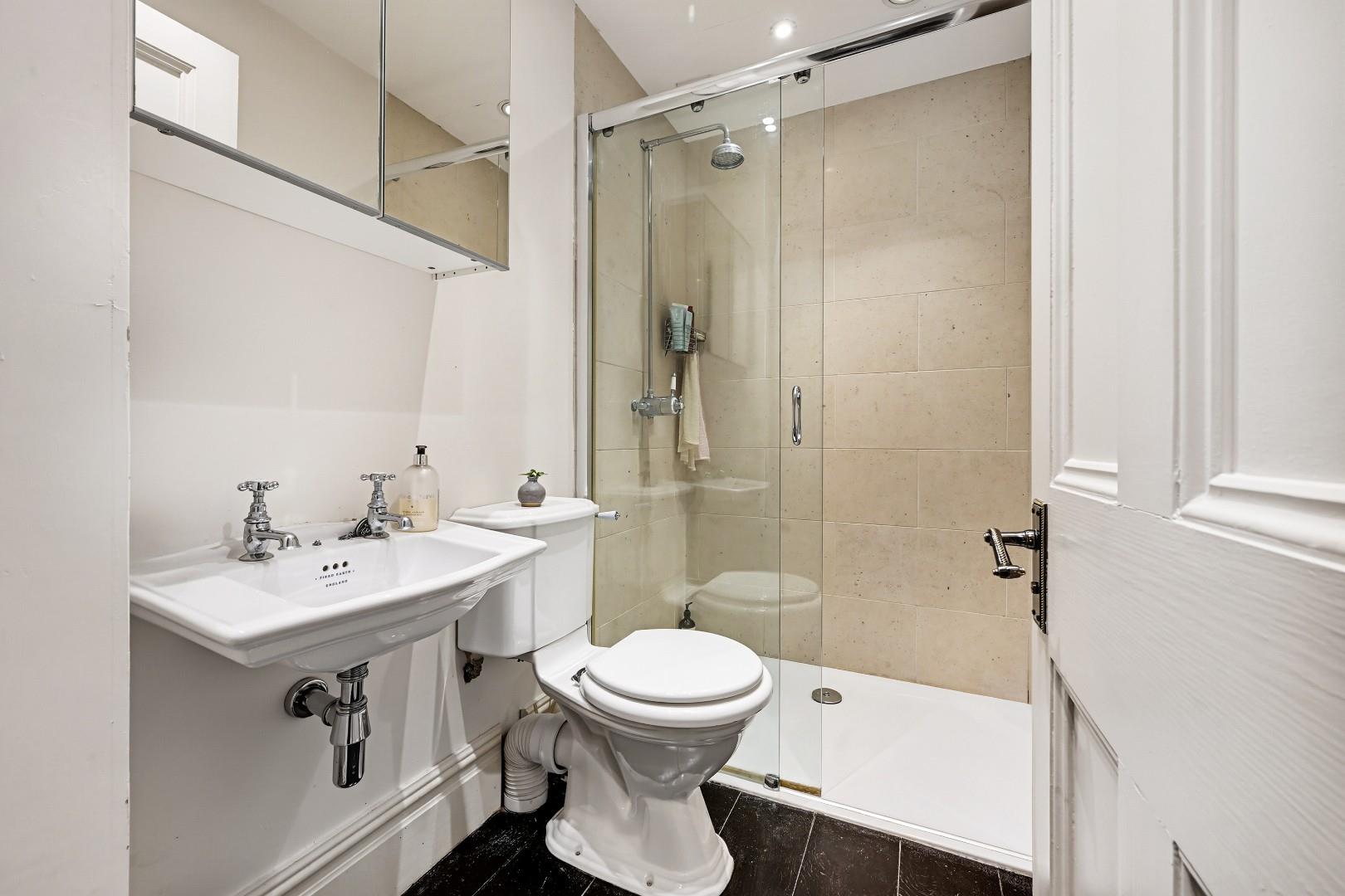 Amazing Raised Ground Floor – Montagu Square, Marylebone W1H