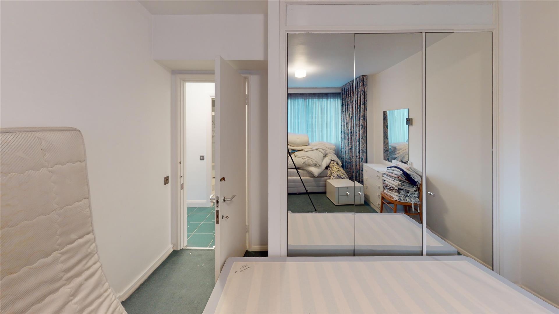 Flat 346, The Water Gardens, Burwood Place, Hyde Park W2