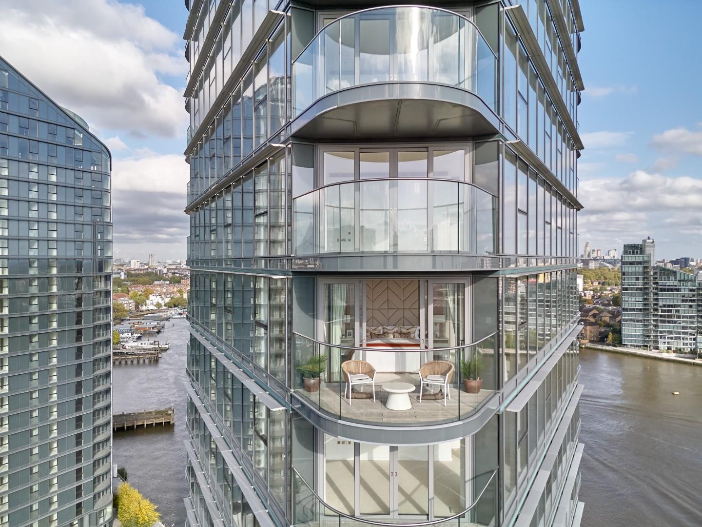 Luxury New Apartment At Tower West, Chelsea Waterfront SW10