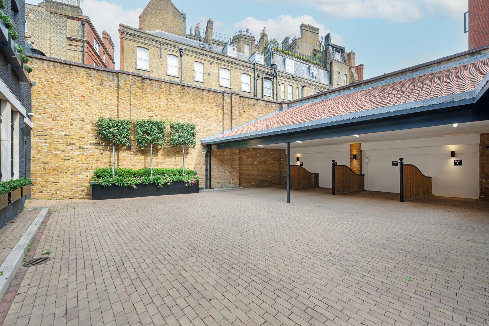 Luxury Apartment -Farm Street, Mayfair, London W12
