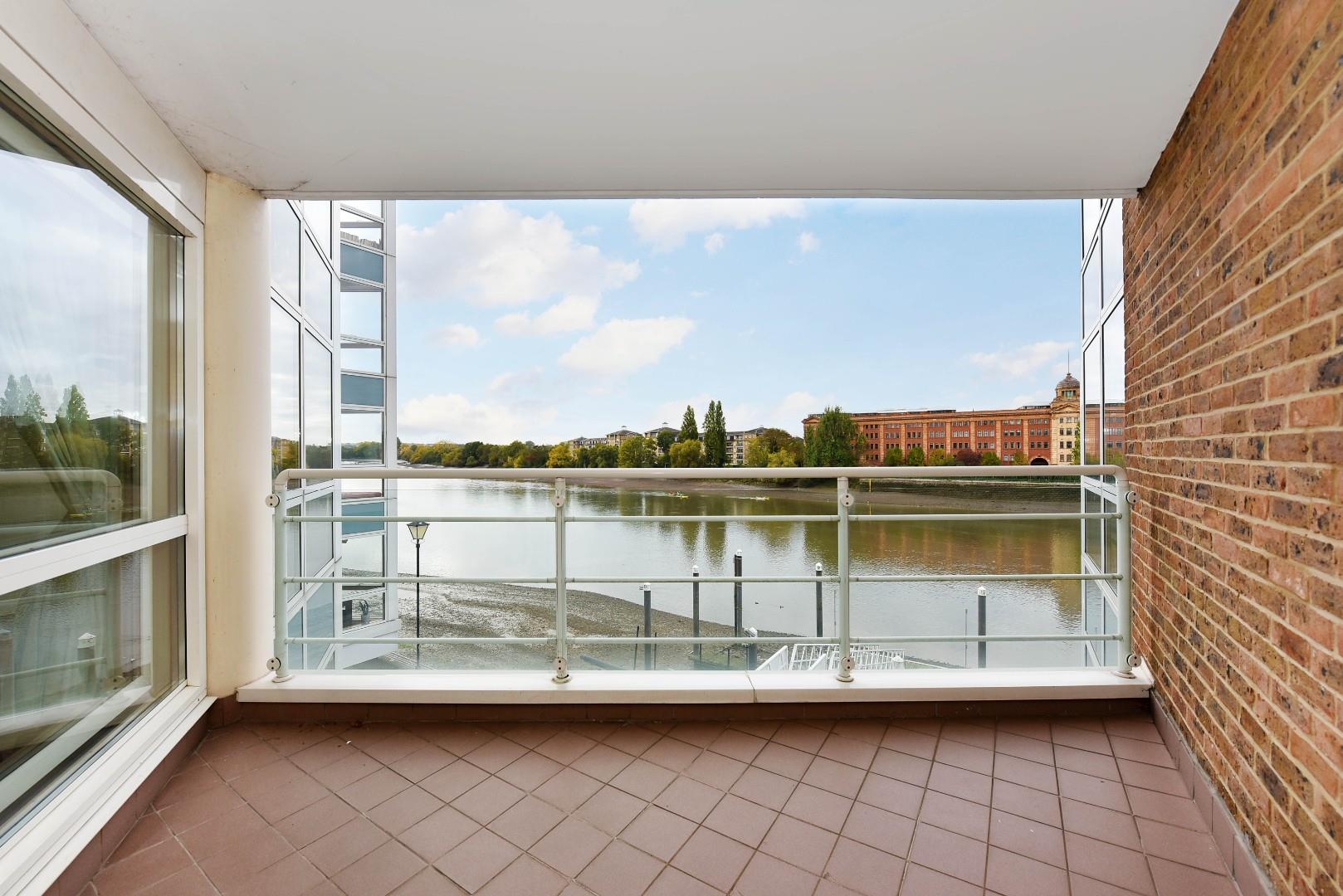 Views Over The Thames – King Henrys Reach, Hammersmith, W6