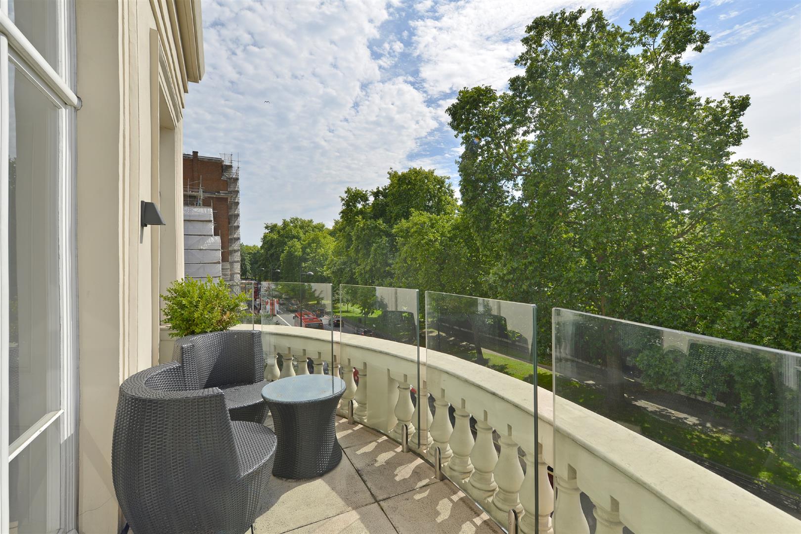 Olive Suite, Park Lane, Mayfair W1K